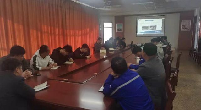 濟南至濰坊高速公路工程第二駐地辦組織召開三合同場站標準化建設(shè)學習暨技術(shù)安全交底會議