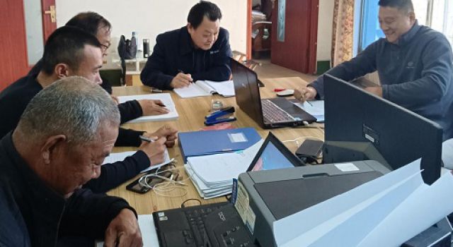 博山區(qū)縣道海博路召開8%石灰土施工安全技術(shù)交底會