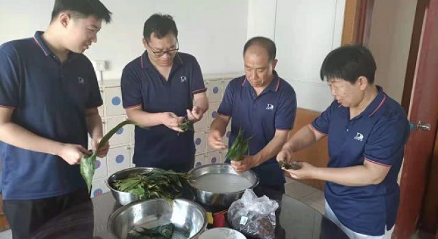 包粽子，迎端午