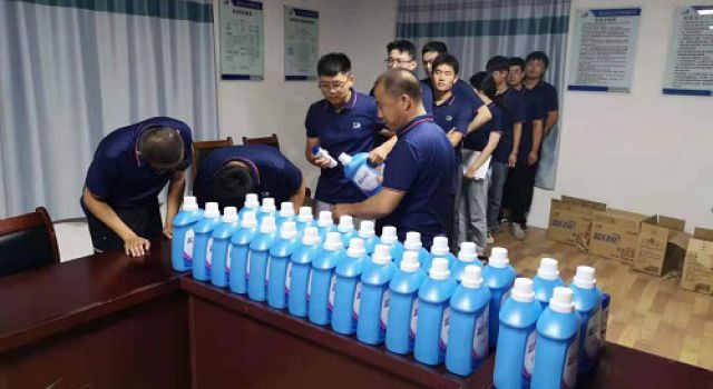 送清涼、送關(guān)愛