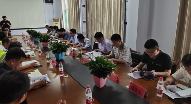 德州市公路事業(yè)發(fā)展中心對(duì)外環(huán)提升改造工程進(jìn)行月度考核 