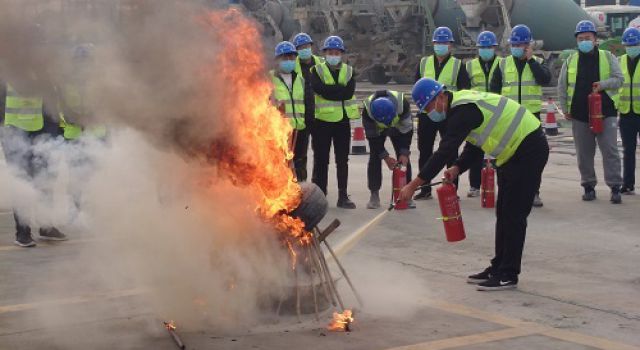 開展消防演練、筑牢安全防線，安羅高速第二總監(jiān)辦參與消防安全演練活動(dòng)
