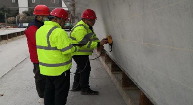 濟(jì)濰高速總監(jiān)辦組織開展冬期施工實(shí)體質(zhì)量檢測(cè)及冬期備料檢查