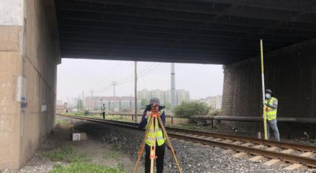 精益求精，追求品質(zhì)，我院順利完成經(jīng)十路東延淄博段與張博鐵路改造工程控制點(diǎn)聯(lián)測