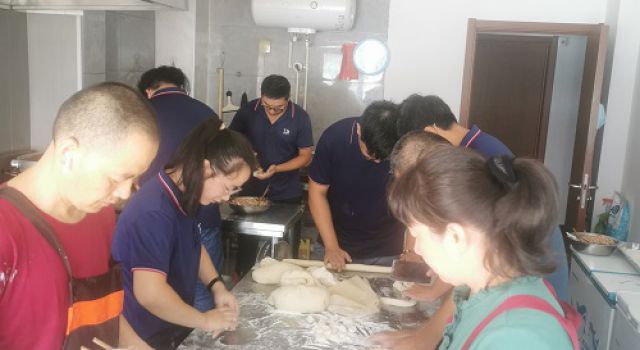 安羅高速第二總監(jiān)辦全體人員開展“暖心餃子，共抗疫情”活動(dòng)