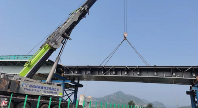 安鶴高速淇縣北跨鶴輝高速鋼箱梁高質量架設完成