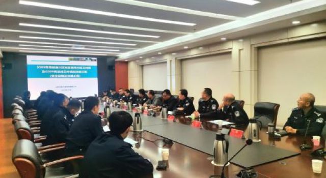 淄博市交警支隊(duì)組織經(jīng)十路東延“三同時”討論會