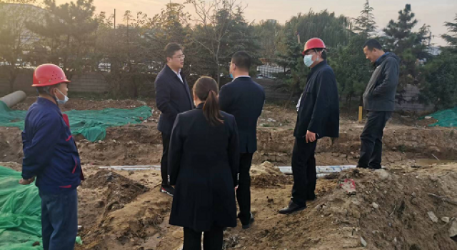 日照市嵐山區(qū)區(qū)長(zhǎng)蒞臨日照南沿海高架橋項(xiàng)目實(shí)地考察并調(diào)度拆遷工作