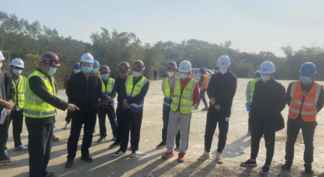 廣西欽州北過境線公路工程一監(jiān)辦狠抓工程質(zhì)量 組織召開路基質(zhì)量現(xiàn)場會