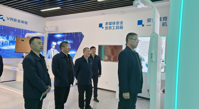 安羅高速項目組織到沿黃高速項目觀摩交流學習