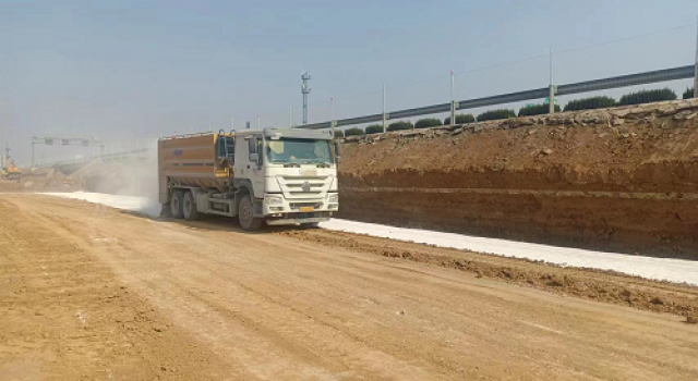 濟(jì)廣高速濟(jì)南至菏澤改擴(kuò)建工程二標(biāo)12%石灰土墊層施工