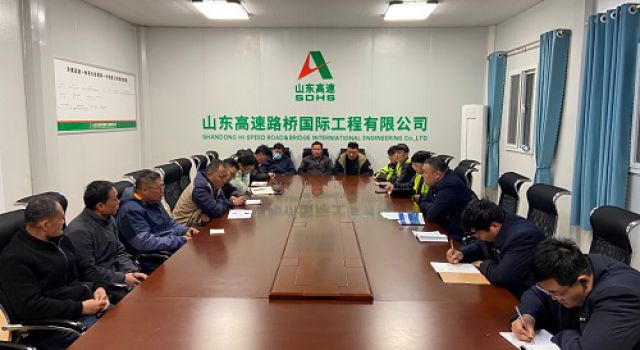 濟微高速一標一分部召開蓋板涵施工技術(shù)交底會