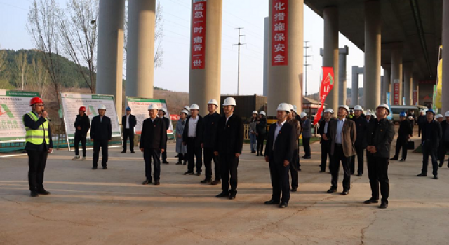 山東省交通運輸廳副廳長到濟菏改擴建施工一標督導(dǎo)檢查