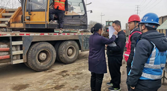 南沿海公路日鋼段高架工程項目總監(jiān)辦組織安全環(huán)保檢查