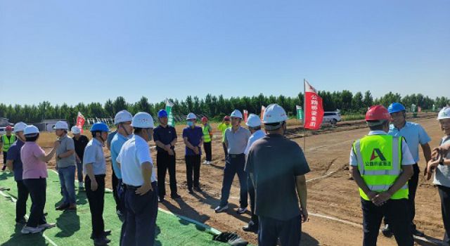 省交通廳推進(jìn)辦西部組對(duì)濟(jì)微高速項(xiàng)目進(jìn)行現(xiàn)場(chǎng)督導(dǎo)