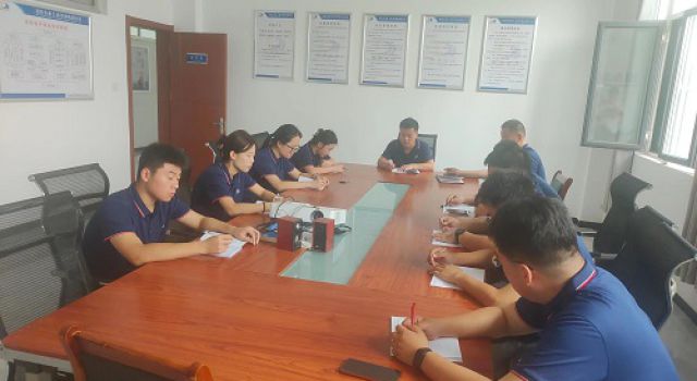 沂南縣X043葛岸線道路提升改造工程總監(jiān)辦開展監(jiān)理安全培訓(xùn)會議