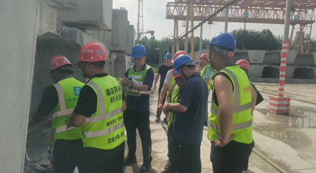 濟寧市交通運輸綜合執(zhí)法隊督查組蒞臨鄒濟公路工程檢查指導(dǎo)工作