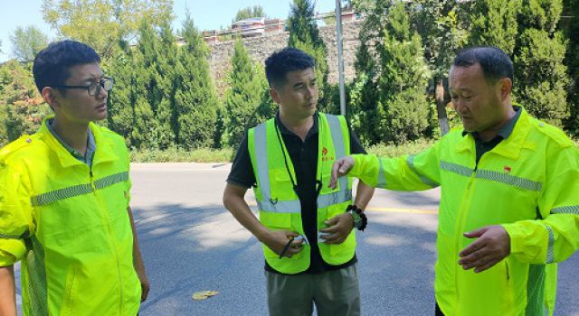 沂源公路服務(wù)中心在S231張臺(tái)線(xiàn)組織黨建活動(dòng)