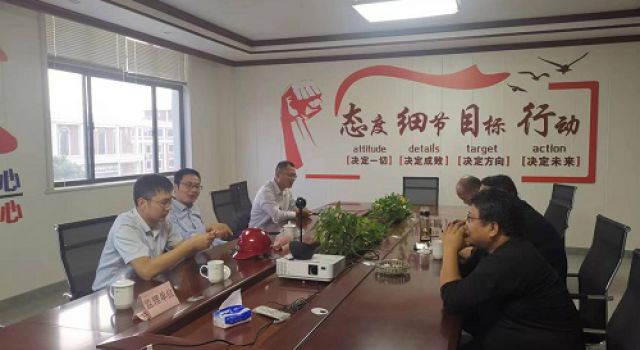 濟(jì)商高速濟(jì)寧段項(xiàng)目公司組織觀摩JSSG1合同段鋼箱梁專(zhuān)業(yè)分包廠家