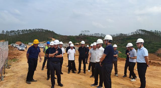 廣西壯族自治區(qū)交通運輸廳對橫欽高速JL4總監(jiān)辦所轄工區(qū)進行調研