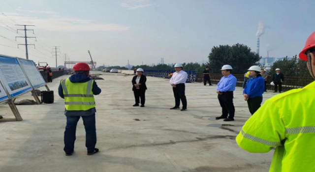 日照市嵐山區(qū)區(qū)人大常委會對南沿海公路日鋼段高架工程進(jìn)行調(diào)研