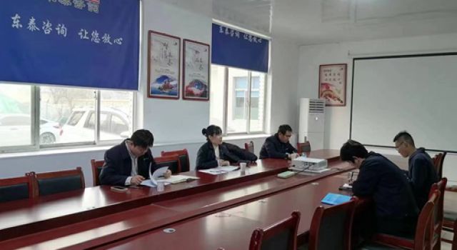 公司中心試驗室對經(jīng)十路東延第一總監(jiān)辦工地試驗室進(jìn)行內(nèi)審檢查