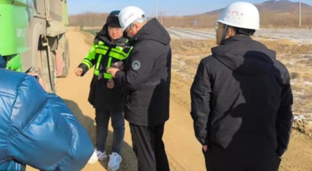 泰安市交通運輸局對濟(jì)微高速一標(biāo)段進(jìn)行安全環(huán)保檢查