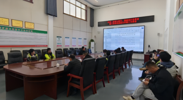 濟(jì)菏二標(biāo)召開(kāi)橋頭跳車(chē)、鋼筋保護(hù)層厚度施工控制及重新首件施工交底會(huì)