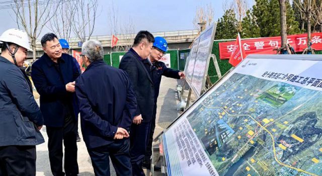 淄博市人大專項評議工作調研組蒞臨經十路東延工程第二標段施工現(xiàn)場檢查調研