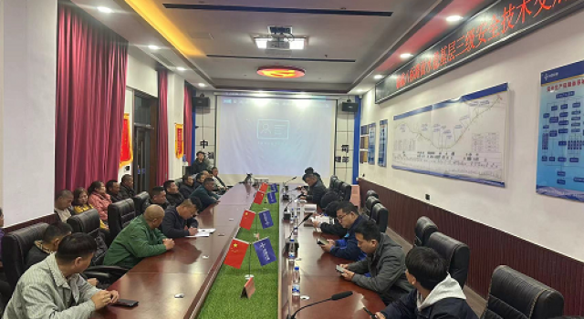 臨臨高速第六駐地辦路面、橋涵、路基、路面附屬工程技術(shù)交底