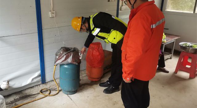 橫欽高速第四總監(jiān)辦組織3月份消防安全專(zhuān)項(xiàng)檢查