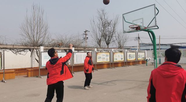 “迎春滿(mǎn)園生機(jī)盎然”濟(jì)微一駐地辦舉行春季趣味運(yùn)動(dòng)會(huì)