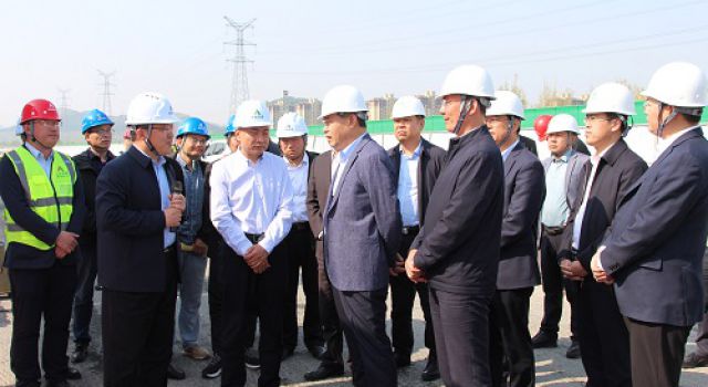 山東高速集團(tuán)董事長王其峰到濟(jì)菏改擴(kuò)建項(xiàng)目調(diào)研