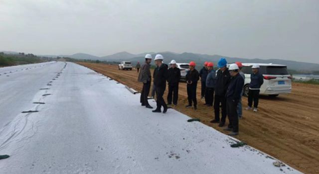 山東高速建設(shè)管理集團(tuán)安全診斷組對(duì)濟(jì)微高速一標(biāo)進(jìn)行專項(xiàng)檢查