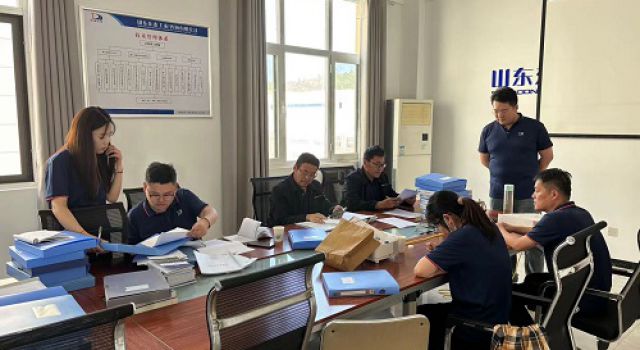 東泰咨詢一公司對(duì)沂南縣交通工程總監(jiān)處進(jìn)行四月份月度檢查暨“五一”前節(jié)日安全檢查