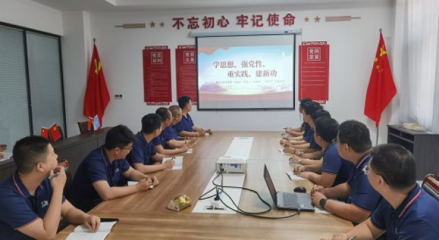 “學(xué)思想、強黨性、重實踐、建新功”--董梁高速第一總監(jiān)辦“慶五一、迎五四”“大學(xué)習(xí)”主題活動