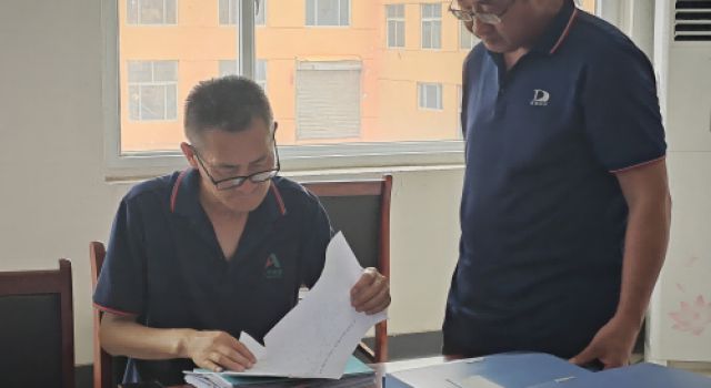 濟(jì)菏改擴(kuò)建項(xiàng)目總監(jiān)辦對各單位工地試驗(yàn)室開展山高集團(tuán)半年綜合督查預(yù)檢