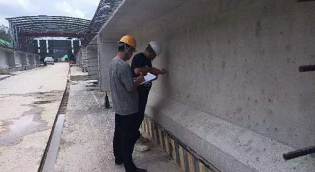 東泰咨詢橫欽高速公路第四總監(jiān)辦試驗室與橫欽高速公路中心試驗室聯(lián)合開展梁場預制梁質量巡查