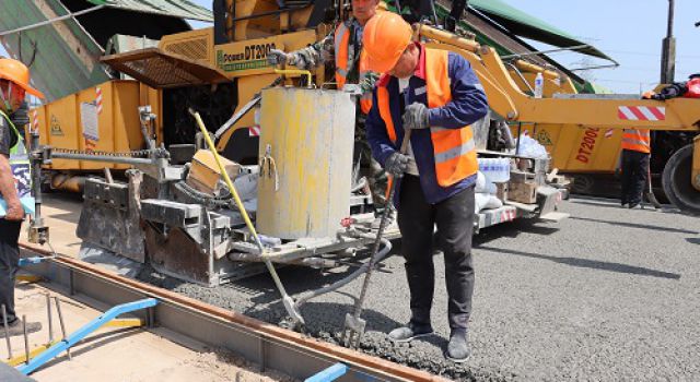 東泰咨詢安羅高速項(xiàng)目迎來水穩(wěn)施工觀摩交流團(tuán)