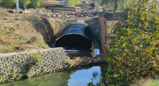 東陳路改擴(kuò)建工程鋼波紋板箱涵施工圓滿完成