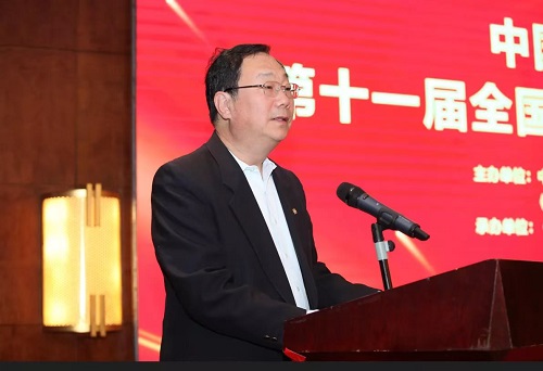 中國交通建設(shè)監(jiān)理協(xié)會副理事長李明華致辭.jpg